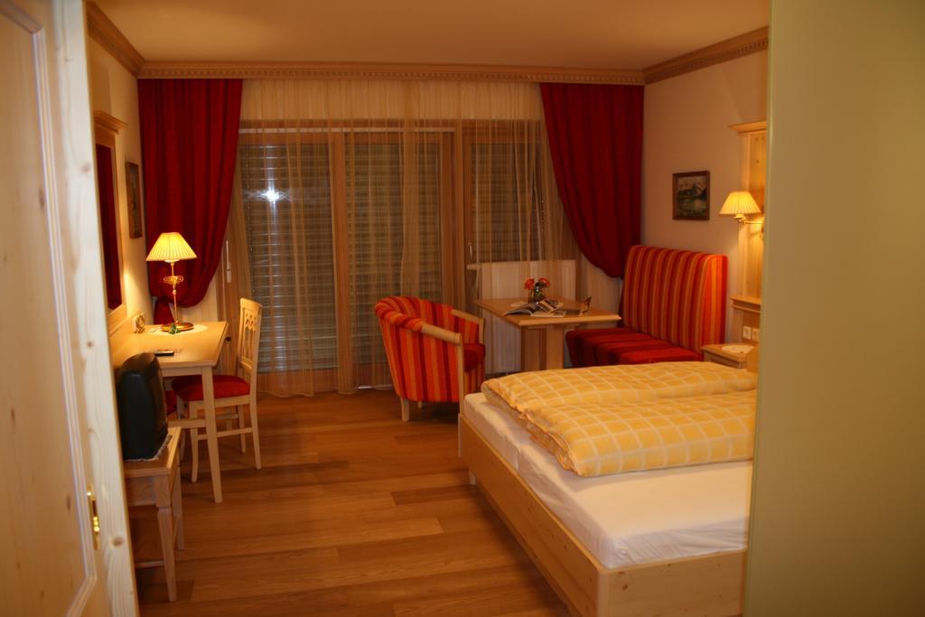 Hotel Schone Aussicht Kartitsch Eksteriør billede