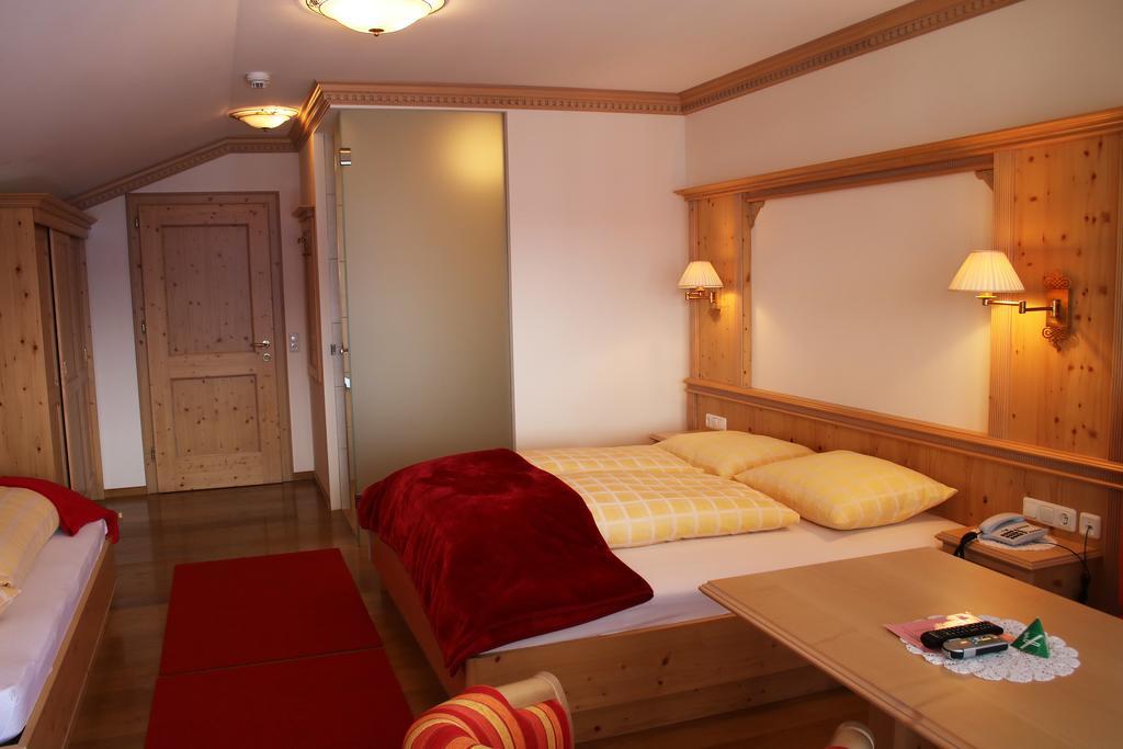 Hotel Schoene Aussicht Kartitsch Eksteriør billede