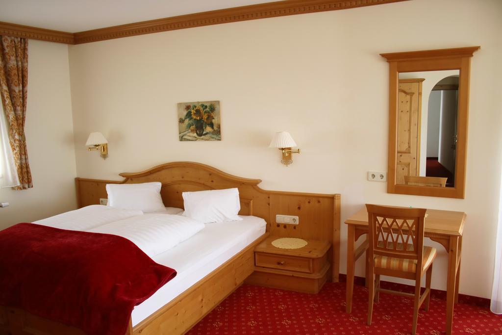 Hotel Schoene Aussicht Kartitsch Eksteriør billede