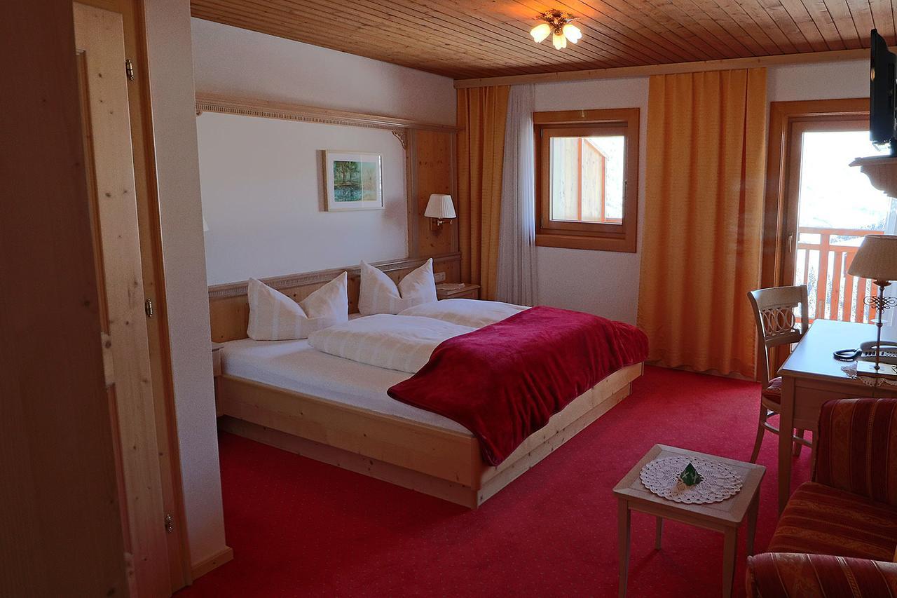 Hotel Schoene Aussicht Kartitsch Eksteriør billede