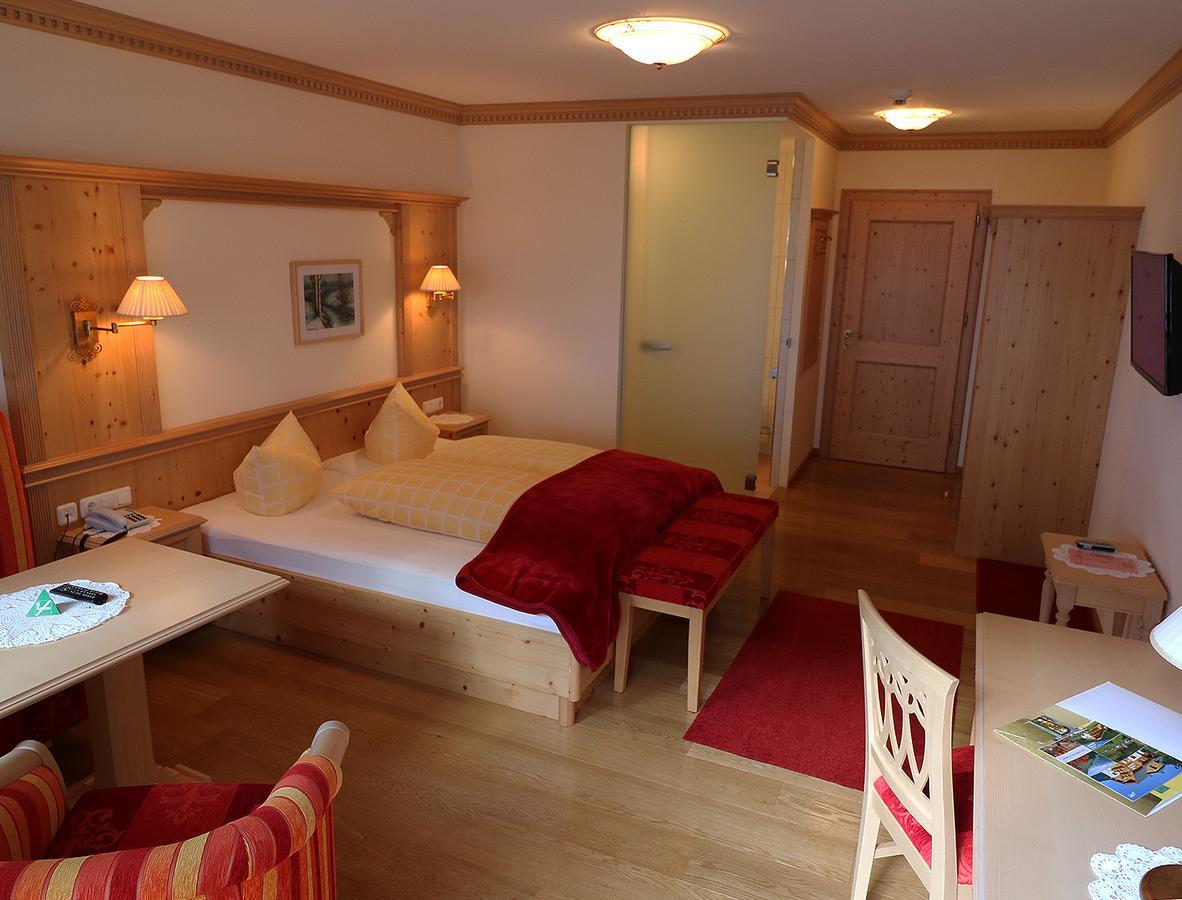 Hotel Schoene Aussicht Kartitsch Eksteriør billede